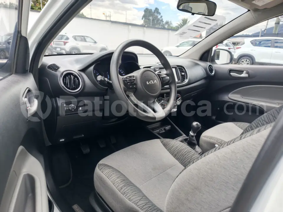 Foto 9 de Kia Soluto LX