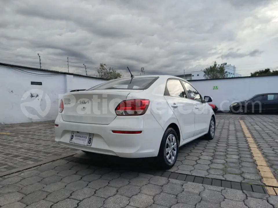 Foto 5 de Kia Soluto LX