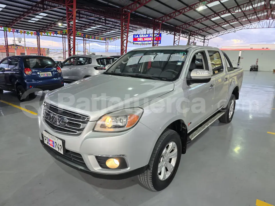 Foto 1 de JAC T6 LUXURY
