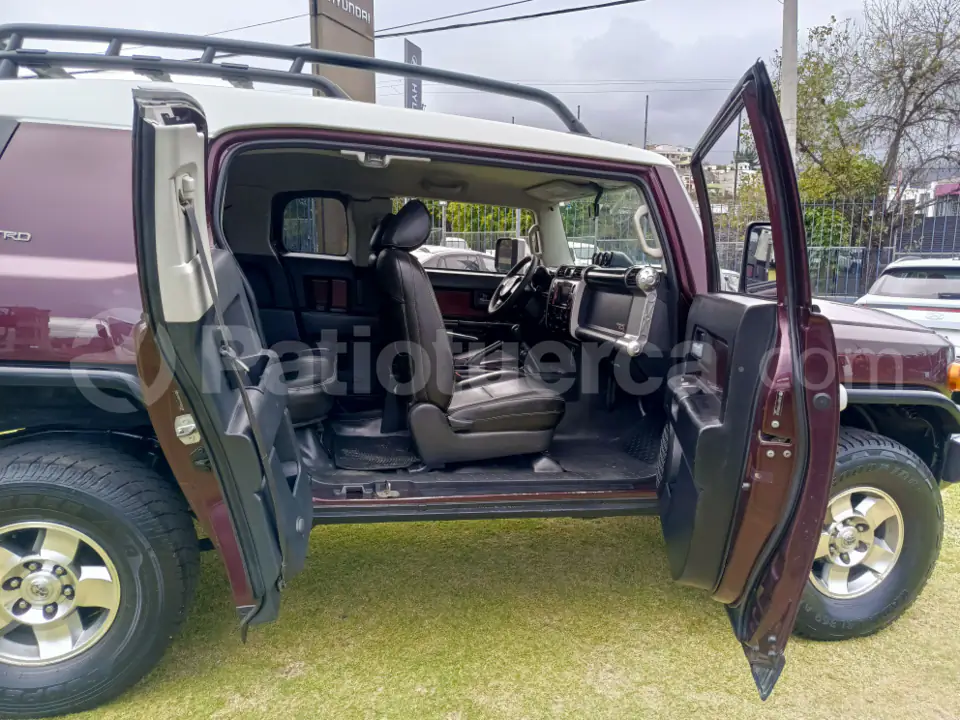 Foto 17 de Toyota FJ Cruiser