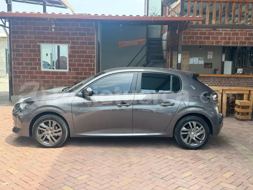 Foto 2 de Peugeot 208