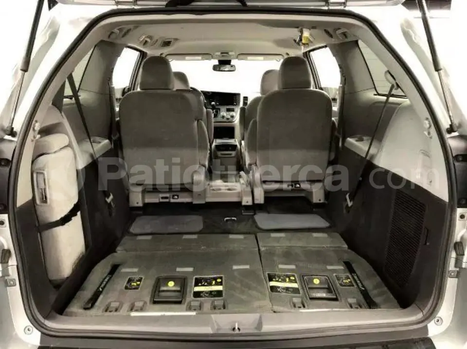 Foto 3 de Toyota Sienna