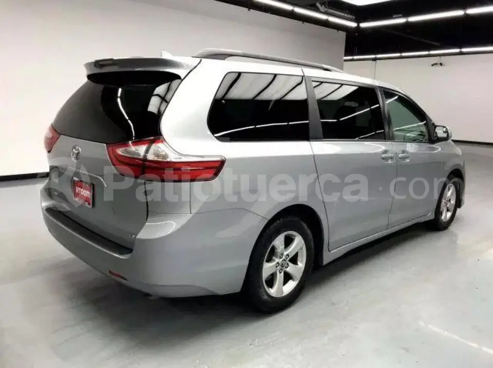Foto 5 de Toyota Sienna