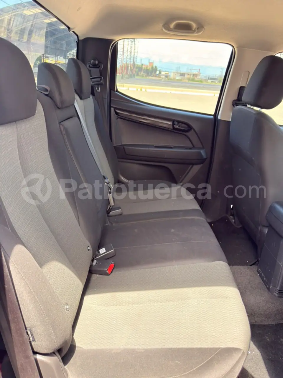 Foto 11 de Chevrolet D-MAX CRDI 2.5 CD 4X2 TM DIESEL