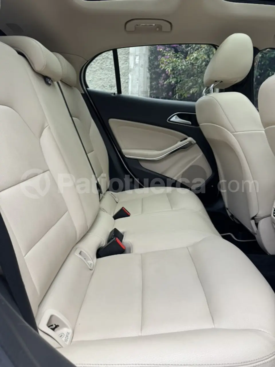 Foto 11 de Mercedes Benz GLA 250 4 MATIC