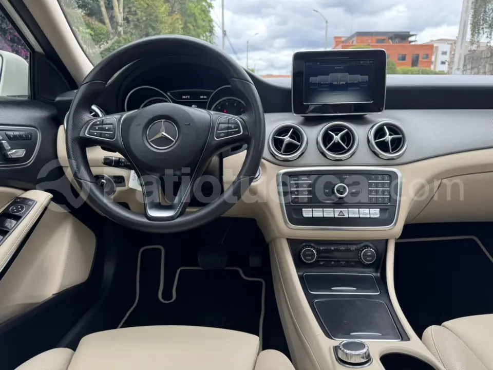 Foto 12 de Mercedes Benz GLA 250 4 MATIC