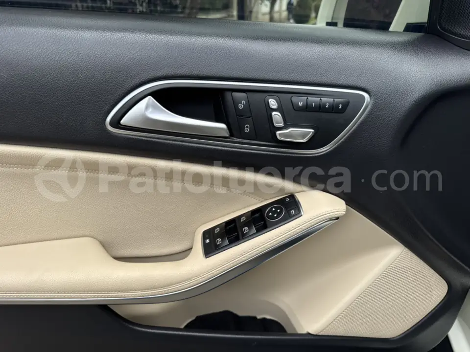 Foto 18 de Mercedes Benz GLA 250 4 MATIC