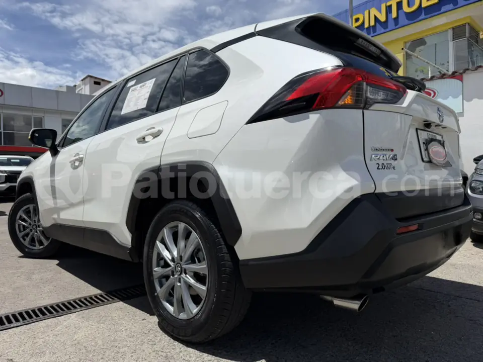 Foto 10 de Toyota RAV 4