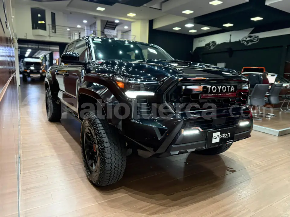 Foto 2 de Toyota Tacoma Trd Pro