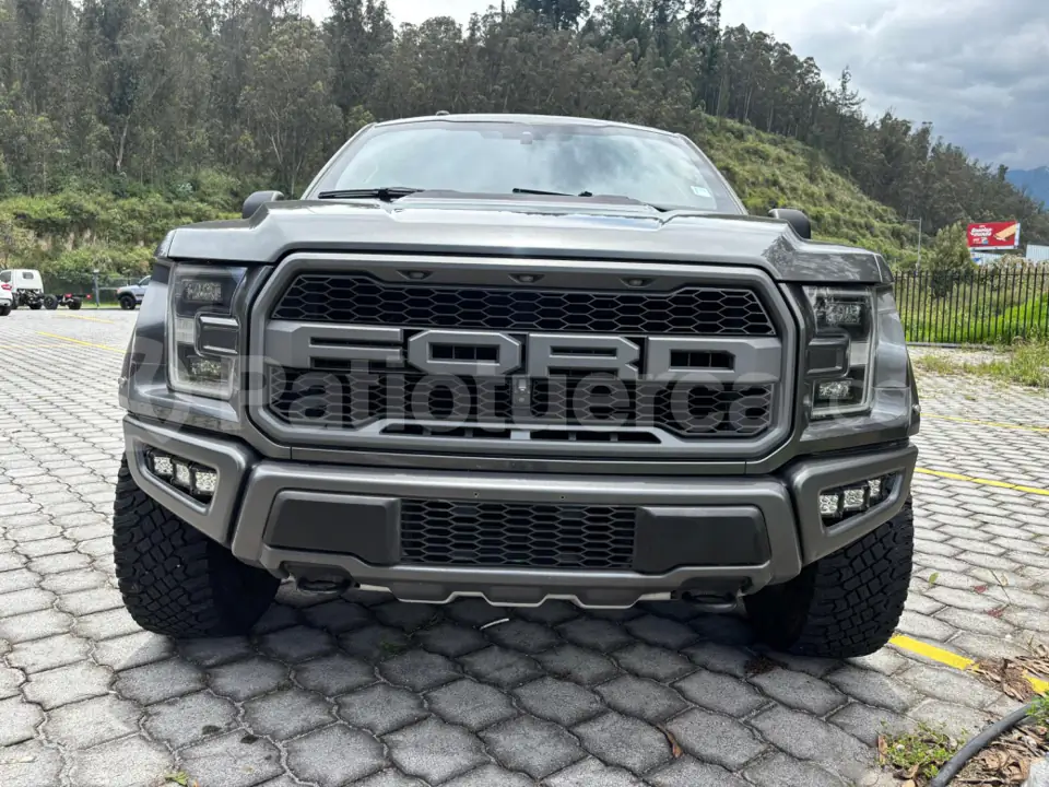 Foto 1 de Ford F150 Raptor AC