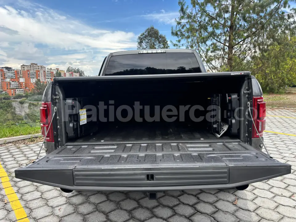 Foto 4 de Ford F150 Raptor AC