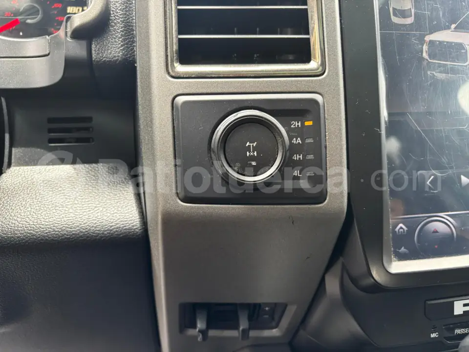 Foto 11 de Ford F150 Raptor AC