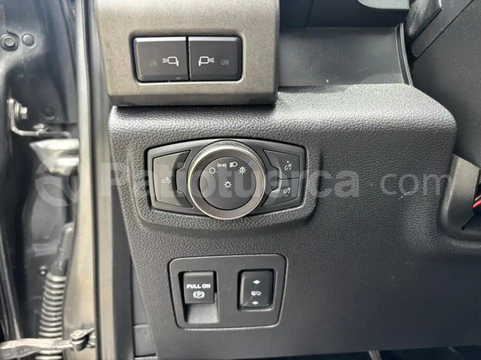 Foto 14 de Ford F150 Raptor AC