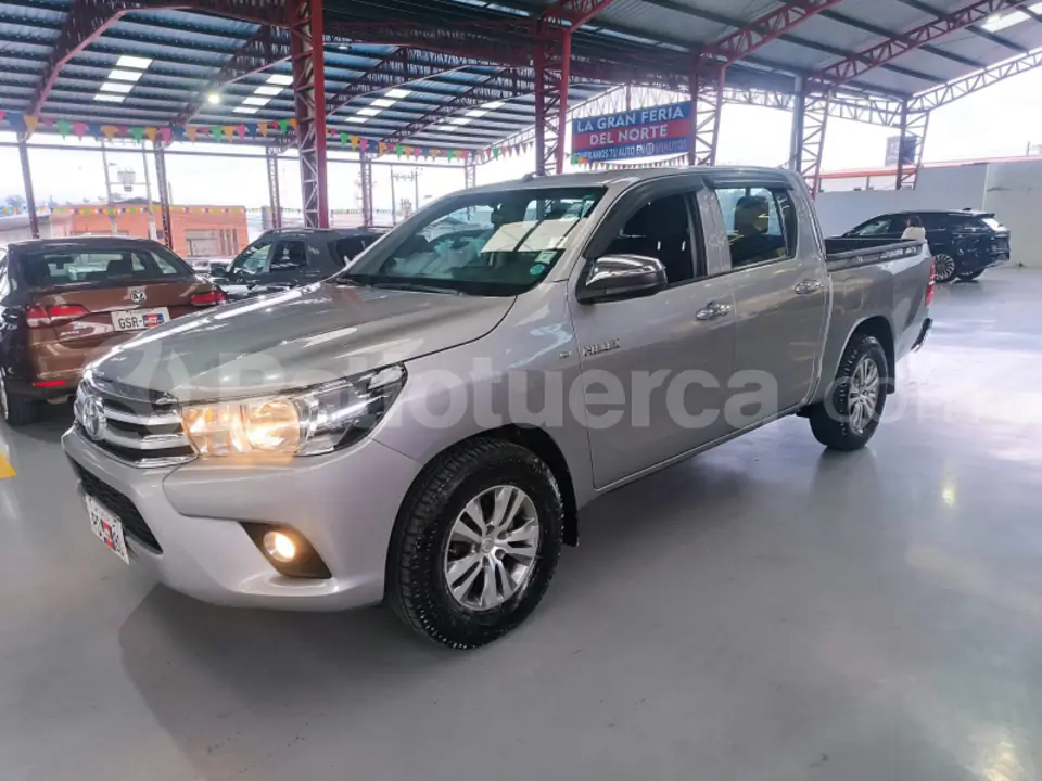 Foto 1 de Toyota ETT HILUX