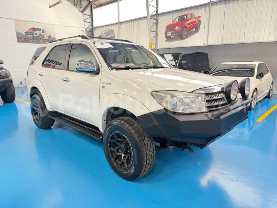 Foto 1 de Toyota Fortuner