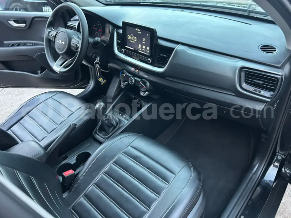 Foto 5 de Kia Stonic LX