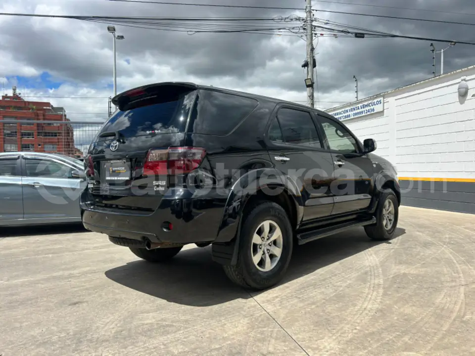 Foto 3 de Toyota AWT FORTUNER