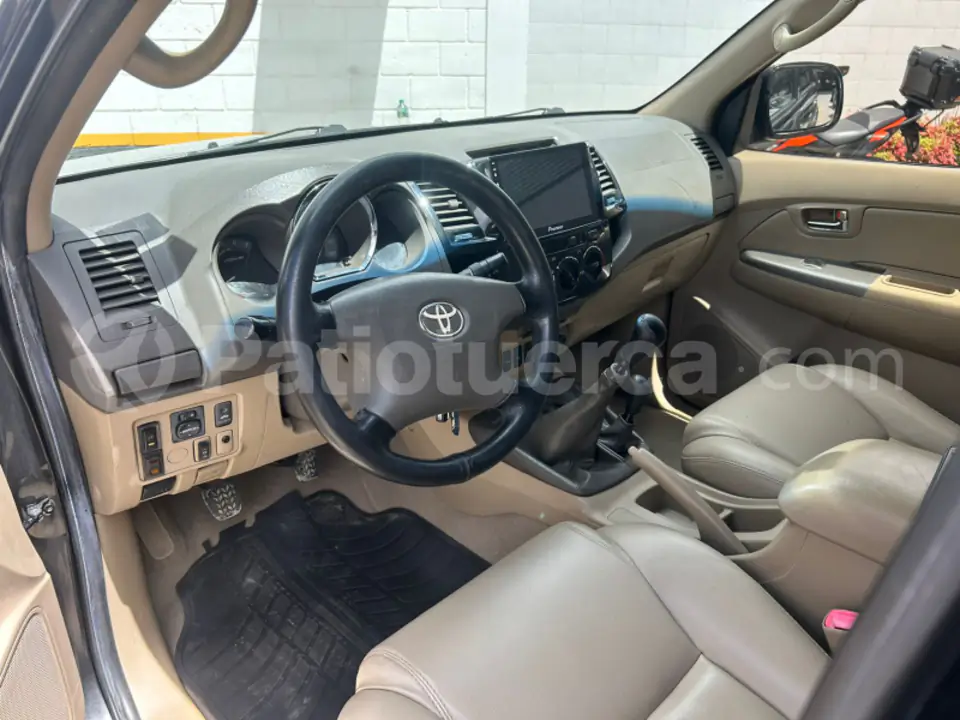 Foto 6 de Toyota AWT FORTUNER