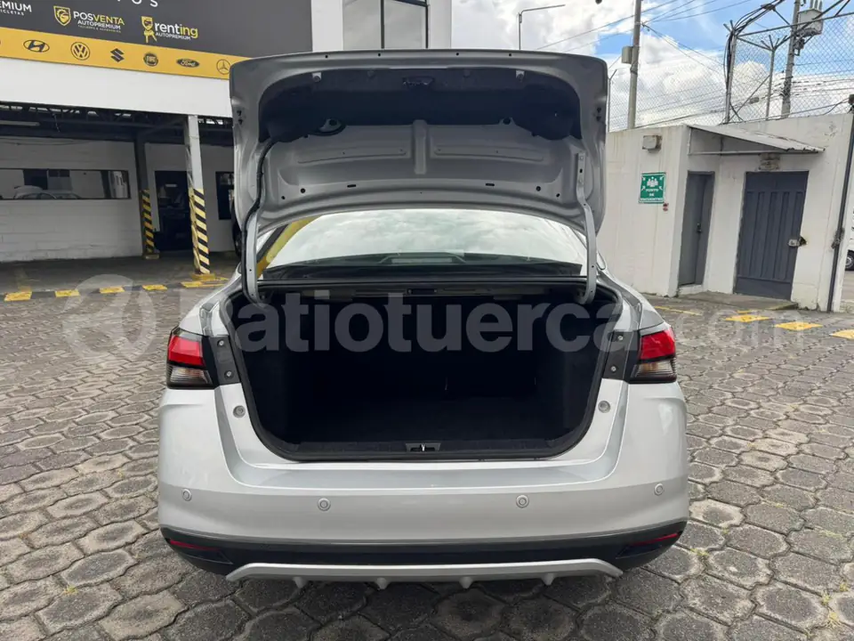 Foto 20 de Nissan VERSA ADVANCE