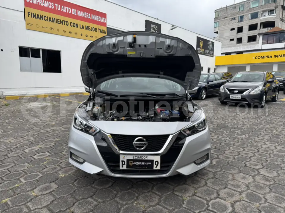 Foto 5 de Nissan VERSA ADVANCE