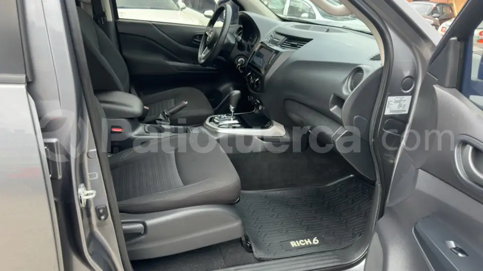 Foto 9 de Nissan Frontier XE