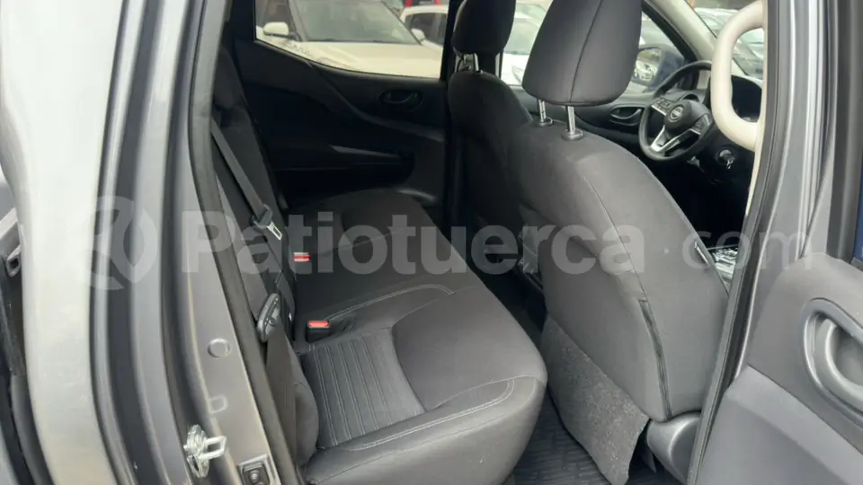 Foto 11 de Nissan Frontier XE