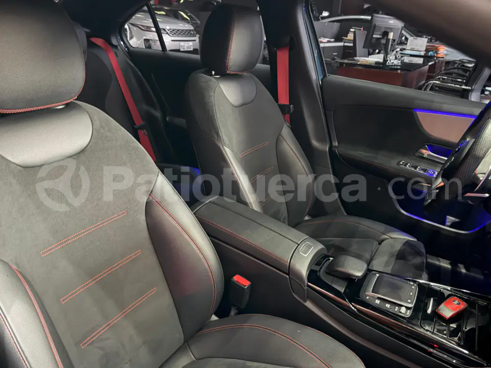 Foto 9 de Mercedes Benz A35 AMG