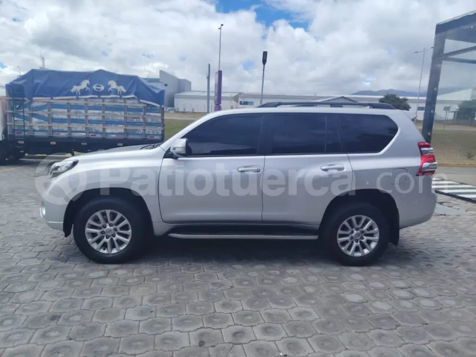 Foto 5 de Toyota Land Cruiser Prado VX