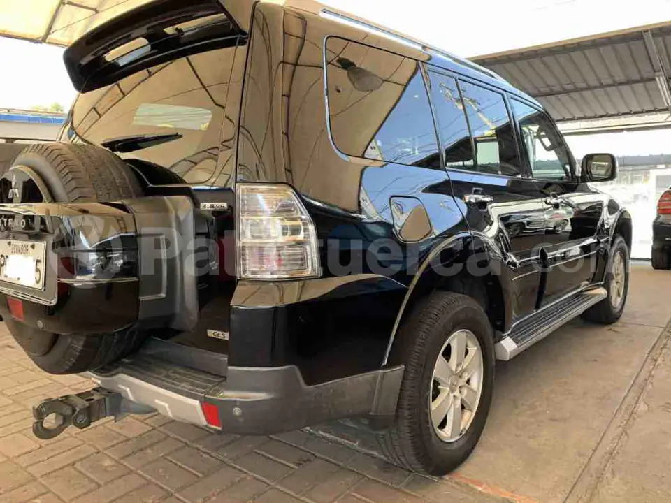 Foto 8 de Mitsubishi Montero Blister