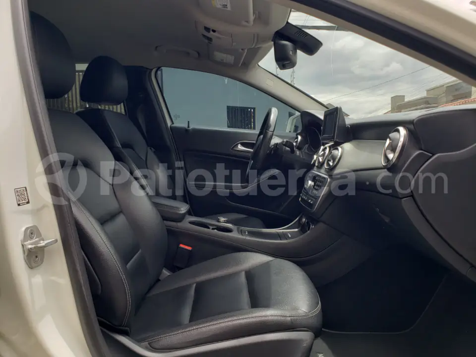 Foto 8 de Mercedes Benz GLA 250 4 MATIC