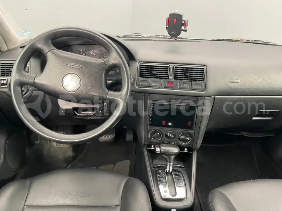 Foto 10 de Volkswagen Golf Confortline