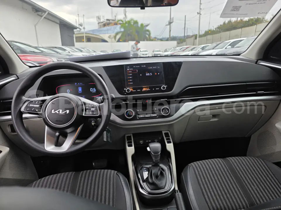 Foto 14 de Kia Carens