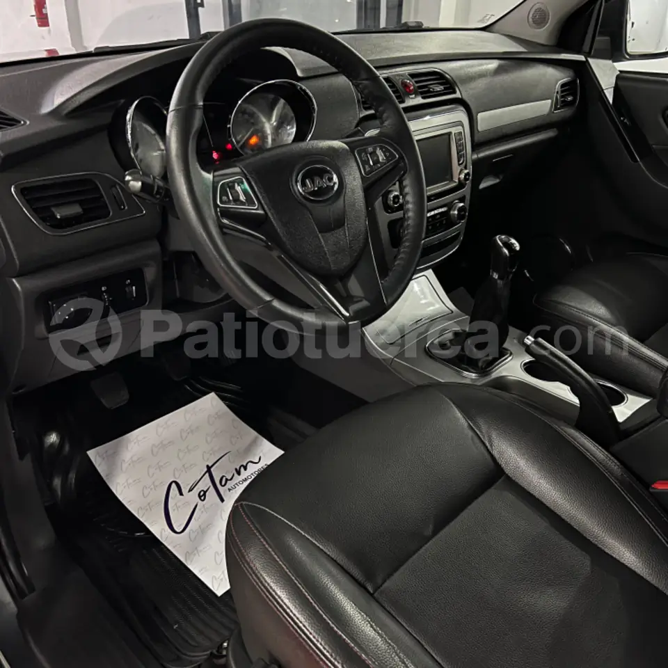 Foto 2 de JAC T6