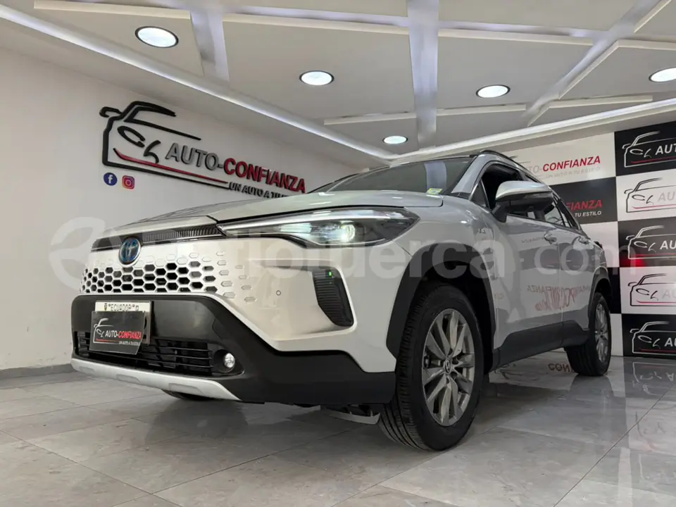 Foto 5 de Toyota Corolla Cross Mid