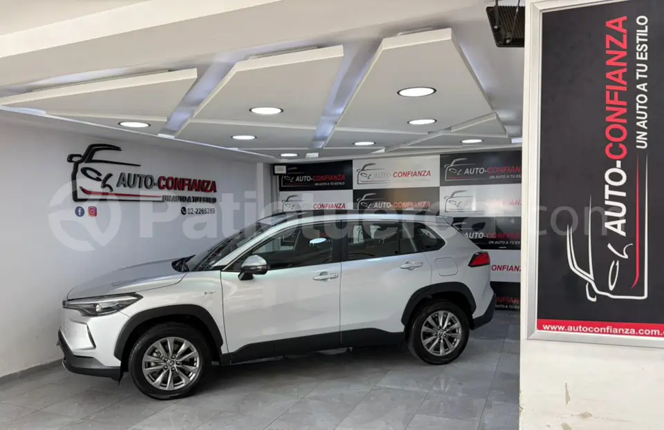 Foto 2 de Toyota COROLLA CROSS