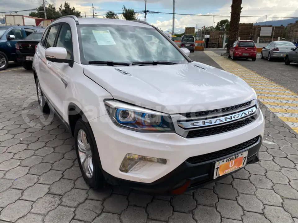 Foto 2 de Changan CS 75