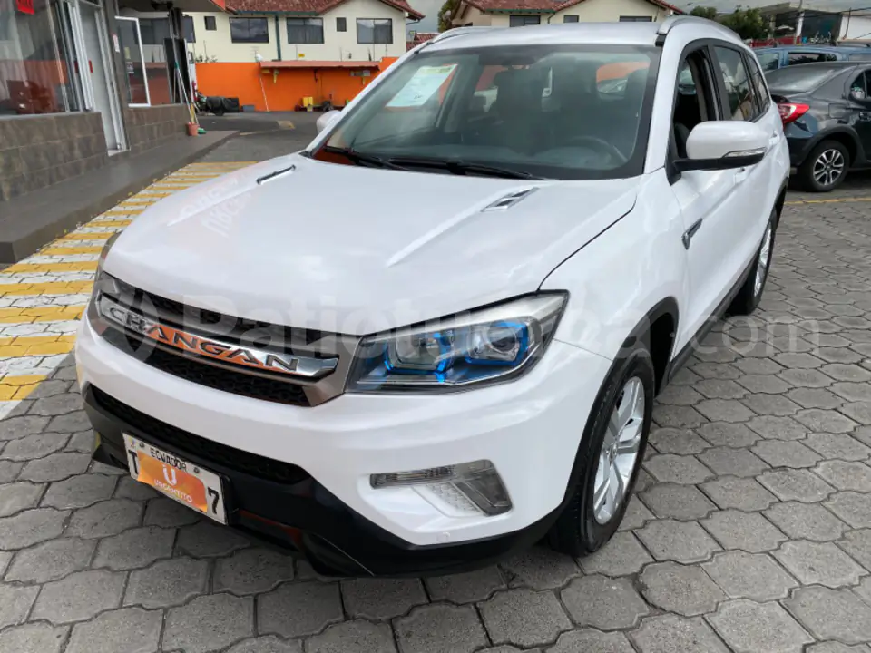 Foto 3 de Changan CS 75