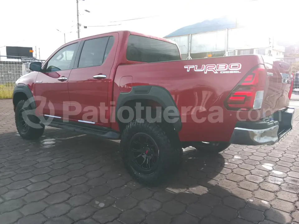 Foto 7 de Toyota Hilux 2.8 CD 4X4 TA DIESEL