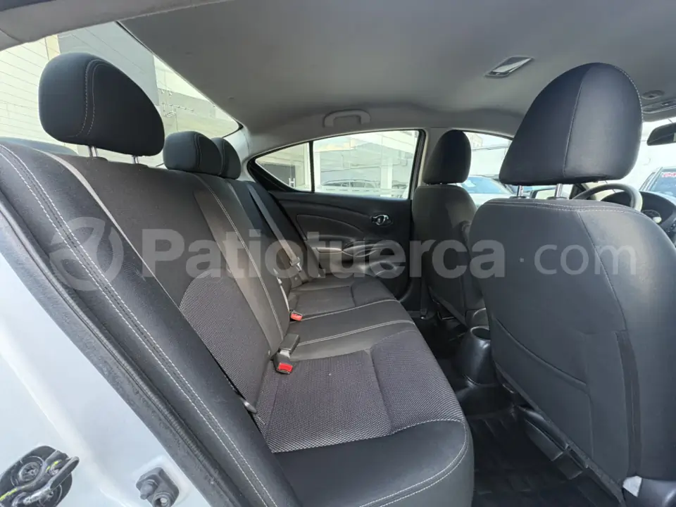 Foto 6 de Nissan Versa