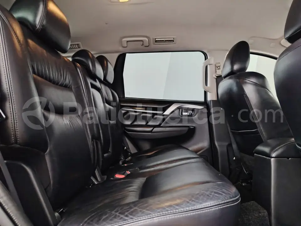 Foto 24 de Mitsubishi Montero Sport