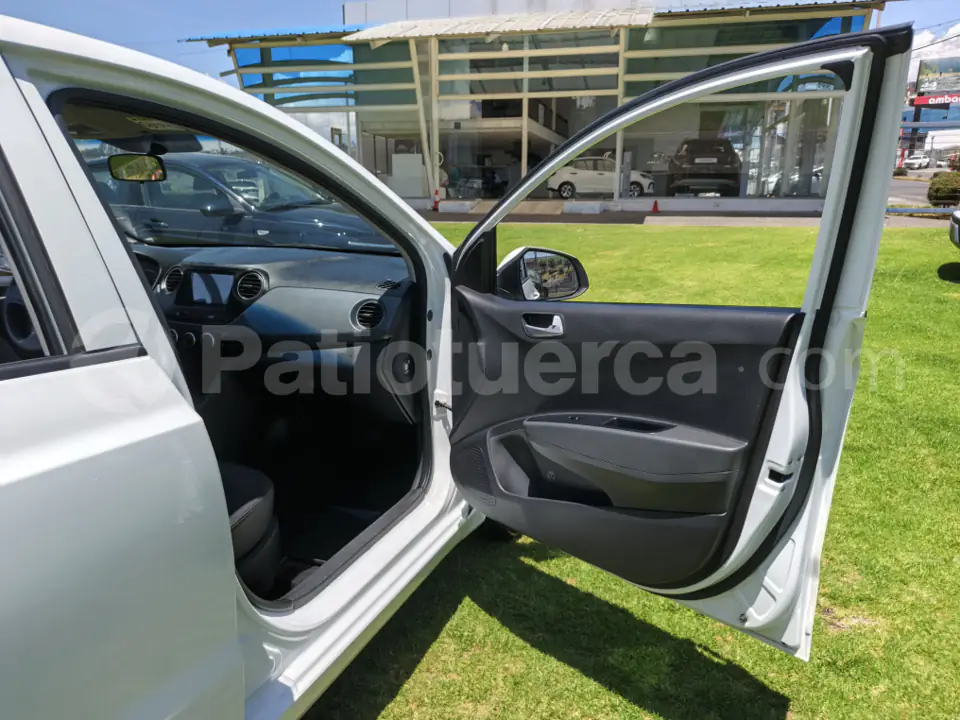 Foto 11 de Hyundai Grand I10 HB