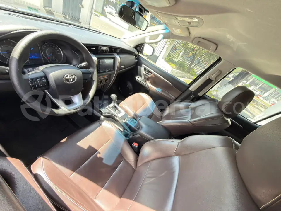 Foto 14 de Toyota New Fortuner