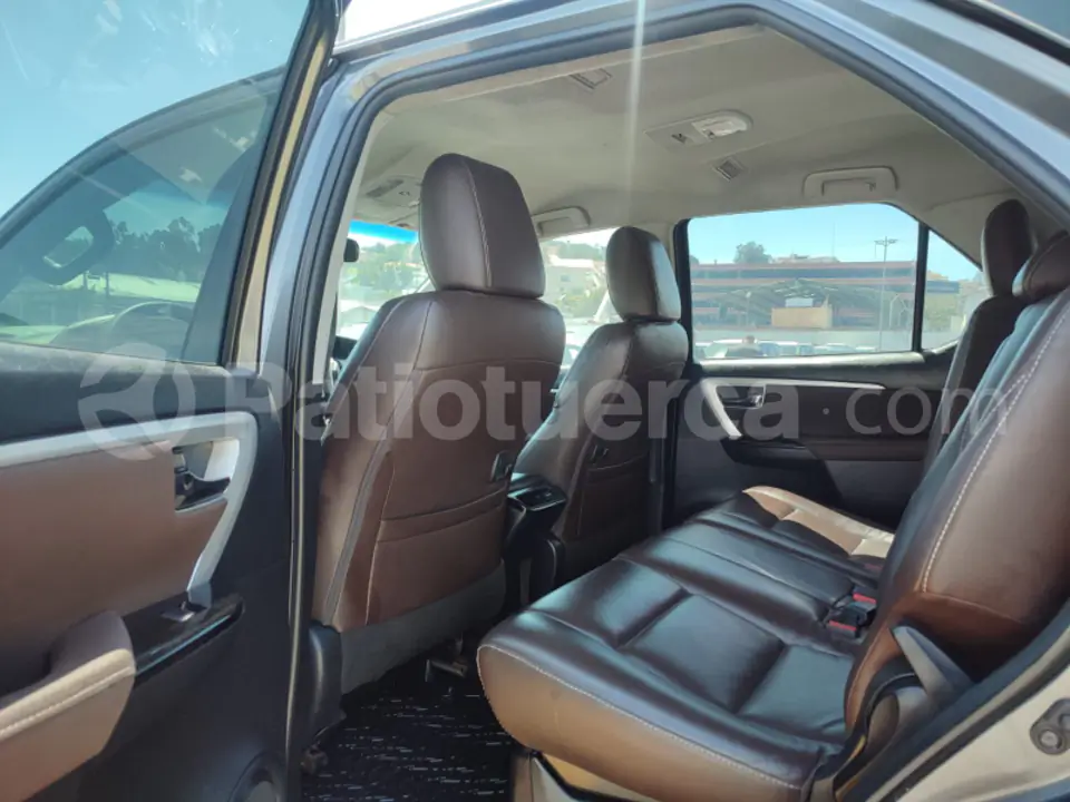 Foto 9 de Toyota New Fortuner