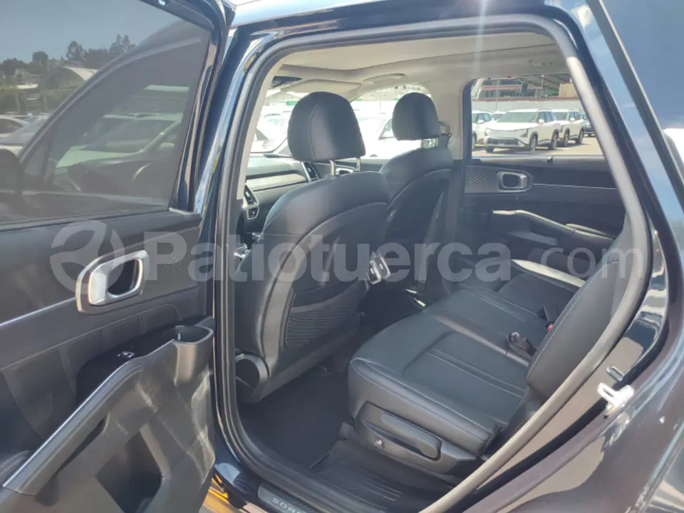 Foto 9 de Kia SORENTO GLS