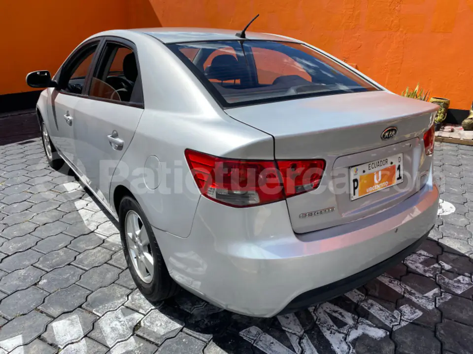Foto 7 de Kia Cerato