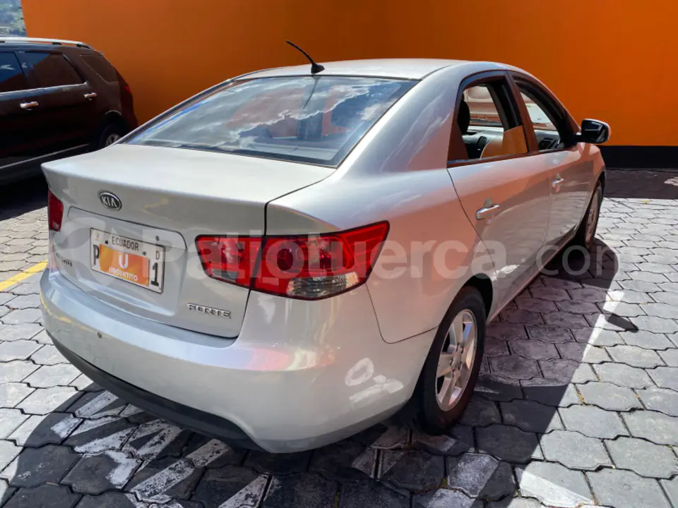 Foto 8 de Kia Cerato