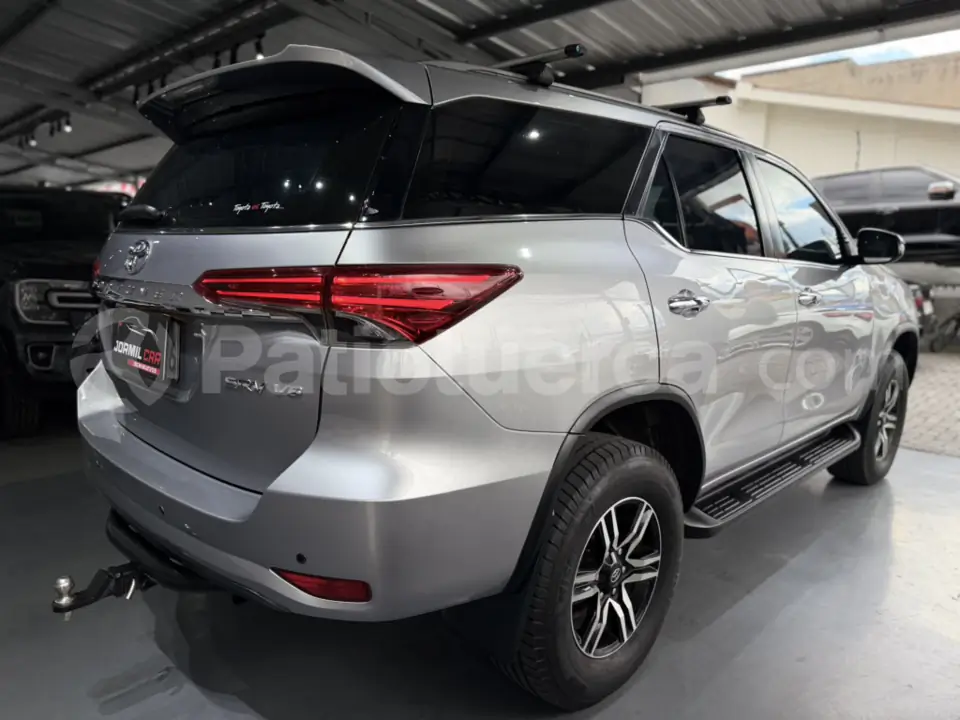 Foto 14 de Toyota Fortuner 4.0