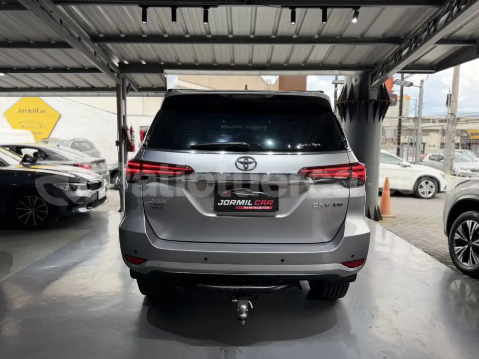 Foto 15 de Toyota Fortuner 4.0