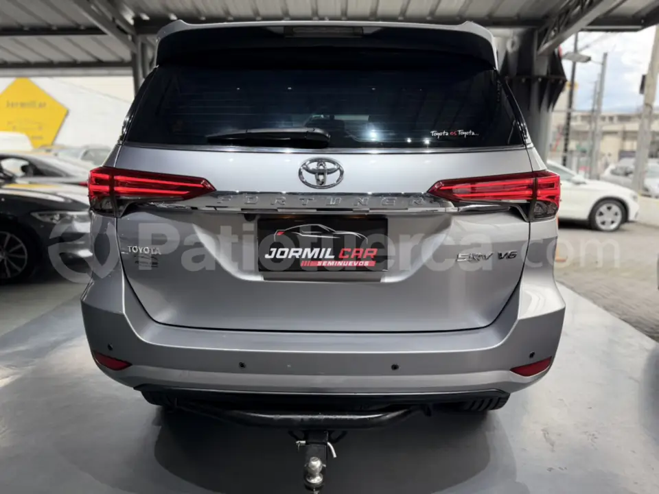Foto 16 de Toyota Fortuner 4.0