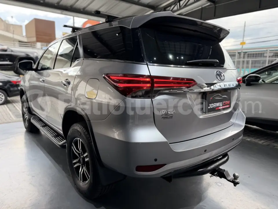 Foto 17 de Toyota Fortuner 4.0